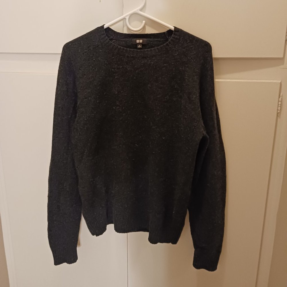 Uniqlo crew neck wool sweater